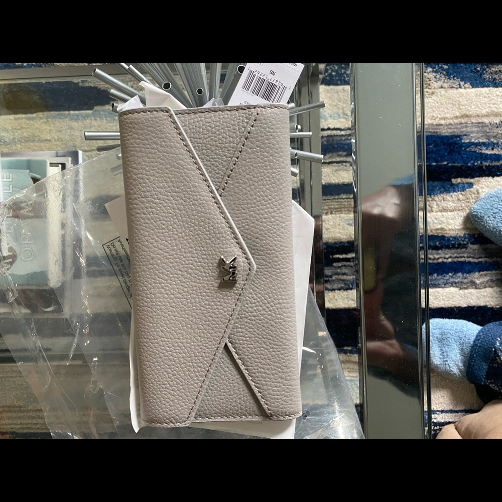 Large slim envelope trifold Micheal Kors wallet